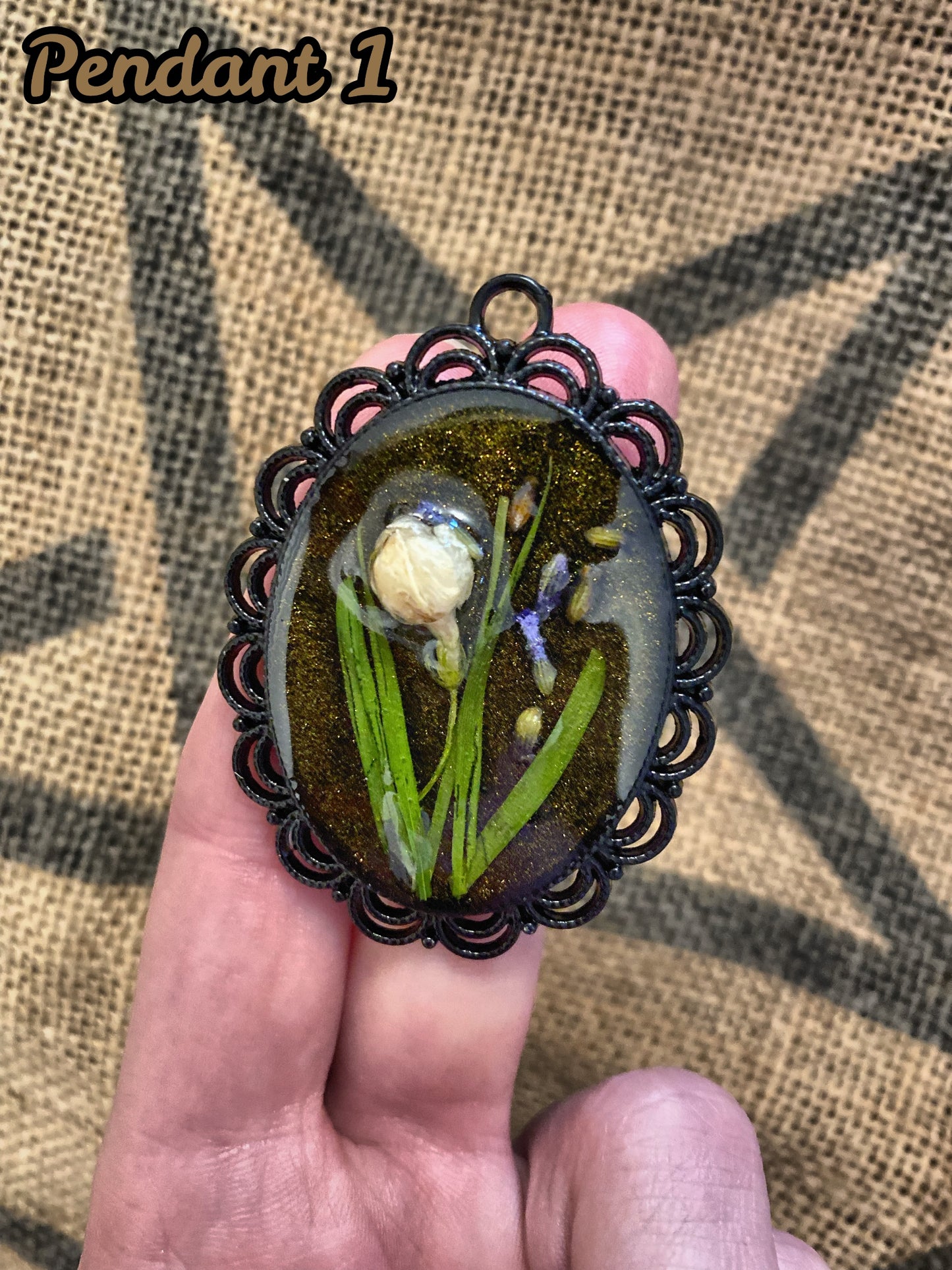 Flora Pendant